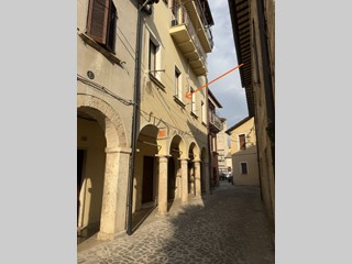 Quadrilocale in Vendita a Ascoli Piceno, 85'000&euro;, 78 m²