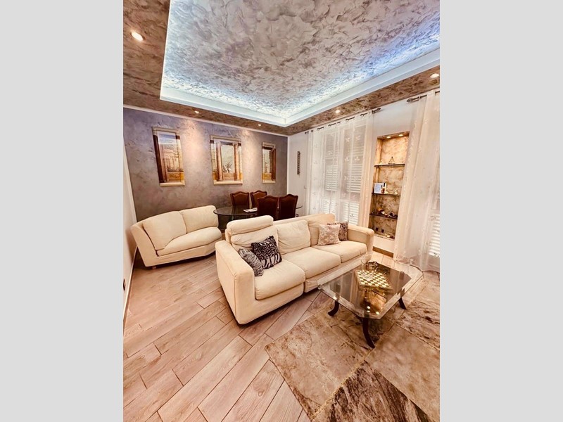Trilocale in Vendita a Genova, 139'000&euro;, 120 m²