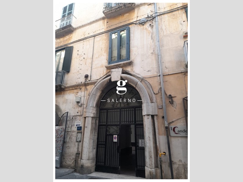 Quadrilocale in Vendita a Salerno, 207 m²