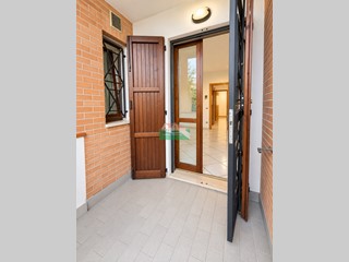 Trilocale in Vendita a Ravenna, 185'000&euro;, 80 m², con Box