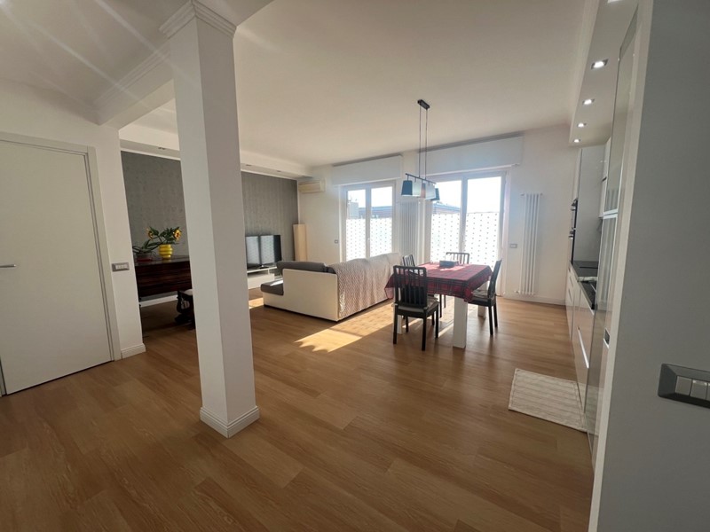 Quadrilocale in Affitto a La Spezia, zona EST, 1'500&euro;, 110 m², arredato