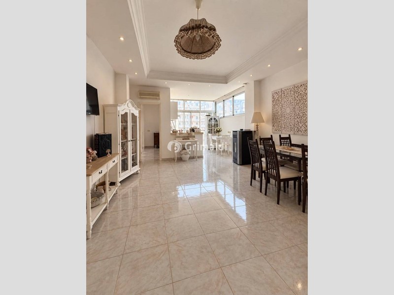 Quadrilocale in Vendita a Taranto, 110'000&euro;, 117 m², arredato