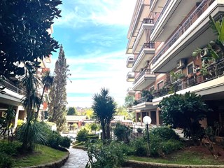 Appartamento in Vendita a Roma, zona Montagnola, 725'000&euro;, 200 m²