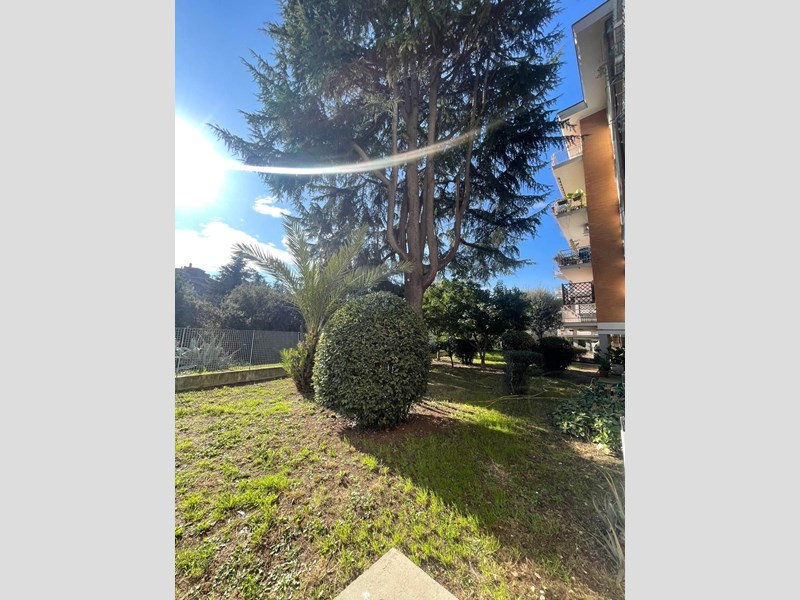 Trilocale in Vendita a Roma, zona Nuovo Salario, 395'000&euro;, 97 m²
