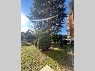 Trilocale in Vendita a Roma, zona Nuovo Salario, 395'000&euro;, 97 m²