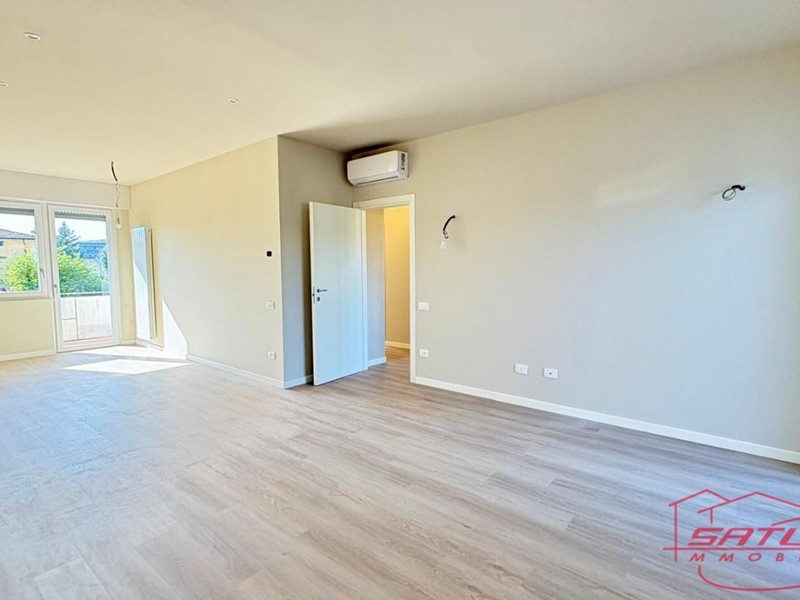 Appartamento in Vendita a Lucca, zona San Marco, 348'000&euro;, 110 m²