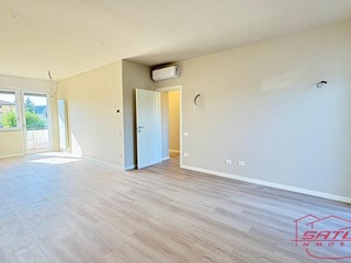 Appartamento in Vendita a Lucca, zona San Marco, 348'000&euro;, 110 m²