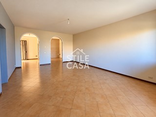 Appartamento in Vendita a Montecarlo, 220'000&euro;, 147 m²