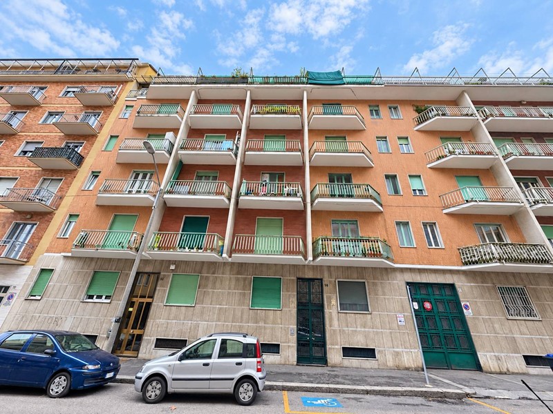 Bilocale in Vendita a Torino, 79'000&euro;, 57 m²