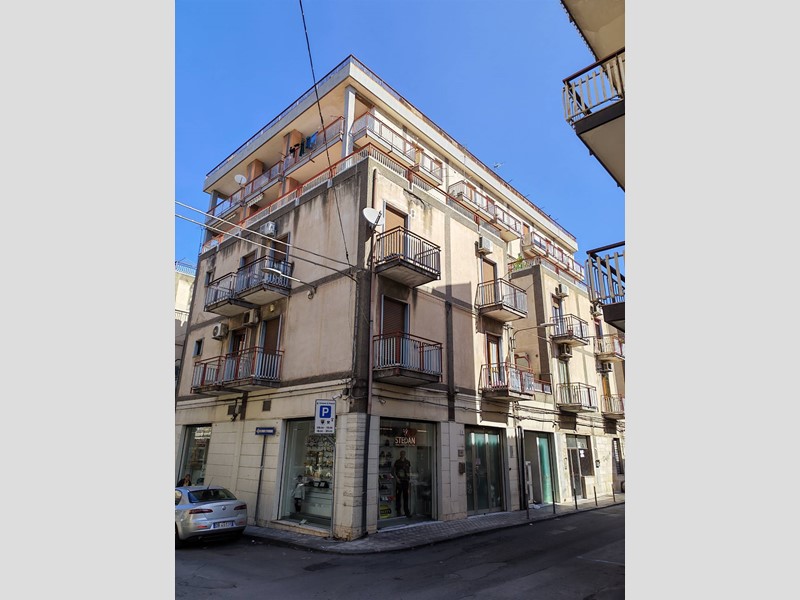 Appartamento in Vendita a Paternò, 140'000&euro;, 160 m²
