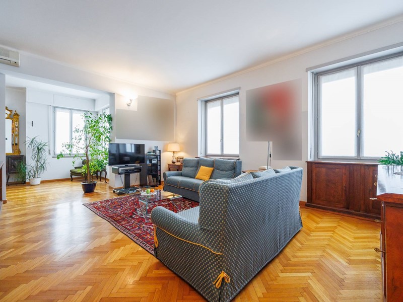 Appartamento in Vendita a Torino, 890'000&euro;, 244 m²