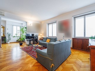 Appartamento in Vendita a Torino, 890'000&euro;, 244 m²