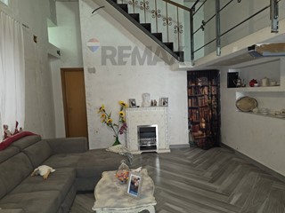 Appartamento in Affitto a Misterbianco, 700&euro;, 163 m²