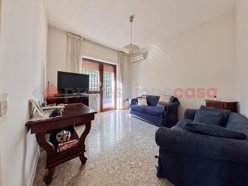 Appartamento in Vendita a Roma, 549'000&euro;, 157 m²