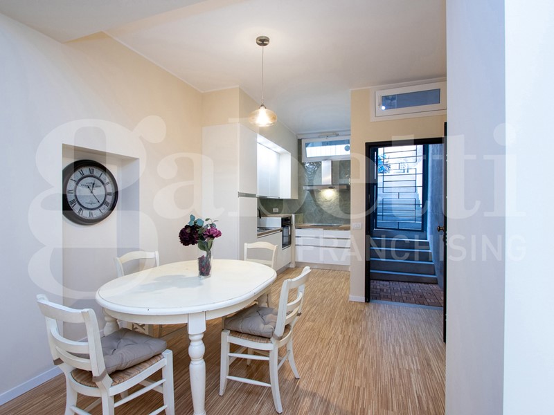 Bilocale in Vendita a Milano, 239'000&euro;, 66 m², arredato