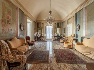 Appartamento in Vendita a Lecce, 2'500'000&euro;, 2000 m², arredato, con Box