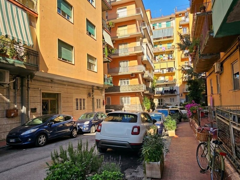 Trilocale in Vendita a Napoli, 250'000&euro;, 89 m²