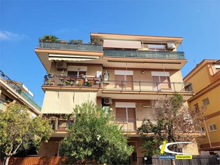 Trilocale in Vendita a Ladispoli, 199'000&euro;, 75 m²