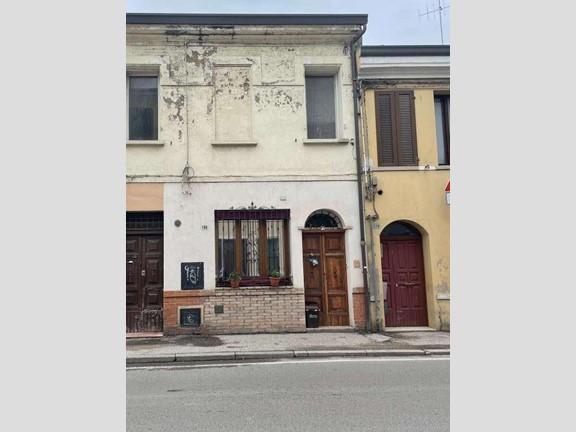 Quadrilocale in Vendita a Ravenna, 37'500&euro;, 61 m²