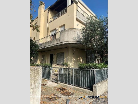Trilocale in Vendita a Pesaro, 192'750&euro;, 68 m²