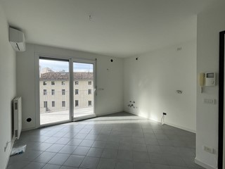 Bilocale in Vendita a Pordenone, 145'000&euro;, 61 m²