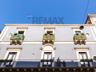 Appartamento in Vendita a Catania, 250'000&euro;, 150 m²