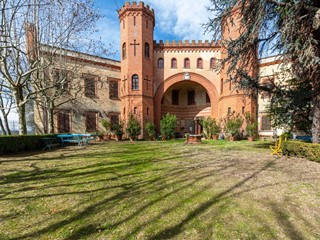 Appartamento in Vendita a Baldissero d'Alba, 2089 m²