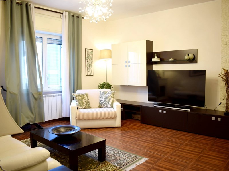 Quadrilocale in Vendita a Napoli, 250'000&euro;, 136 m²