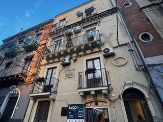 Appartamento in Affitto a Catania, 3'800&euro;, 265 m²