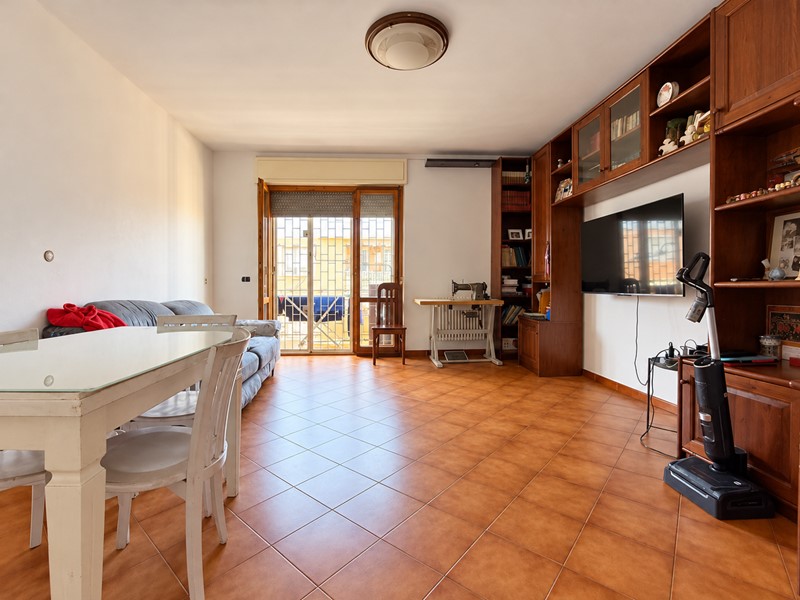 Trilocale in Vendita a Roma, 179'000&euro;, 99 m²