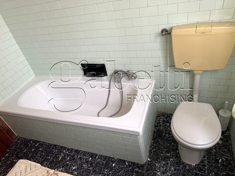 Quadrilocale in Vendita a Ferrara, 125'000&euro;, 80 m²