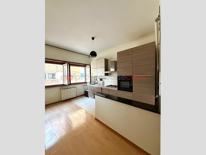 Bilocale in Vendita a Roma, 265'000&euro;, 60 m²