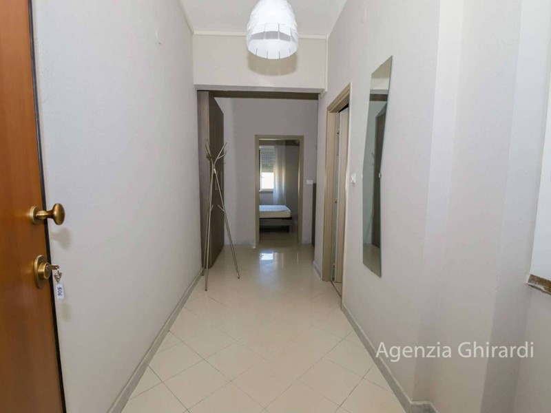 Quadrilocale in Affitto a Genova, zona Sestri Ponente, 1'100&euro;, 70 m², arredato