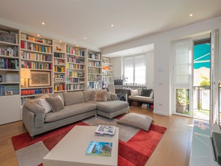 Appartamento in Vendita a Milano, 1'050'000&euro;, 160 m², con Box
