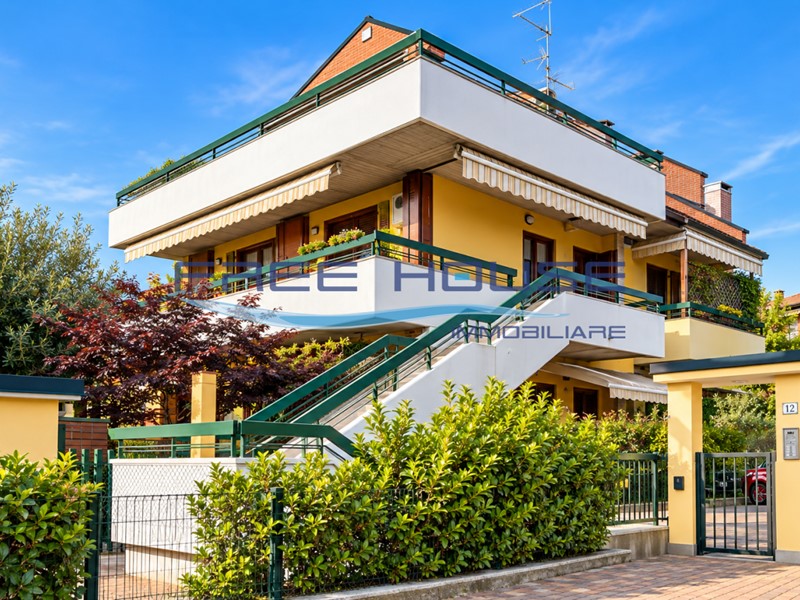 Quadrilocale in Vendita a Cervia, zona Caduti per la libertÃ, 295'000&euro;, 113 m², arredato, con Box