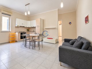 Trilocale in Vendita a Catanzaro, zona Catanzaro Lido, 115'000&euro;, 70 m²