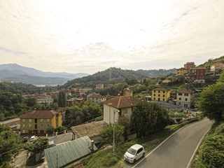 Appartamento in Vendita a Genova, 150'000&euro;, 117 m², con Box