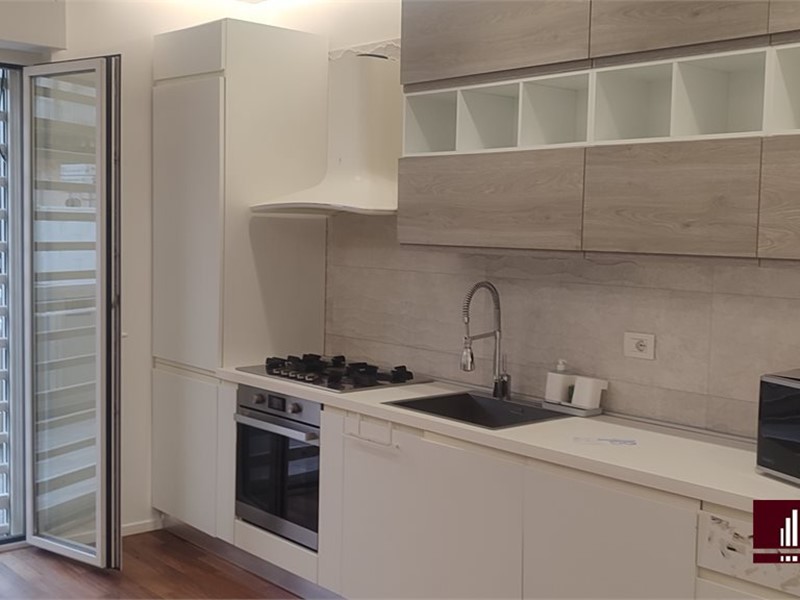 Trilocale in Affitto a Bari, 1'200&euro;, 85 m²