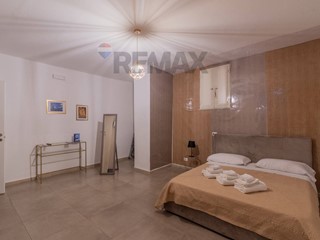 Bilocale in Vendita a Palermo, 99'000&euro;, 60 m²