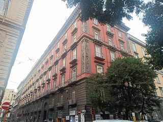 Appartamento in Vendita a Napoli, 595'000&euro;, 265 m²
