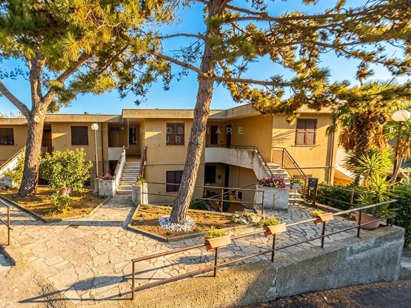 Bilocale in Vendita a Cisano sul Neva, 95'000&euro;, 50 m²