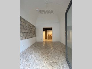 Trilocale in Vendita a Palermo, 99'000&euro;, 71 m²