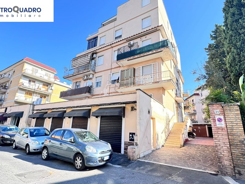 Bilocale in Vendita a Roma, 195'000&euro;, 65 m²