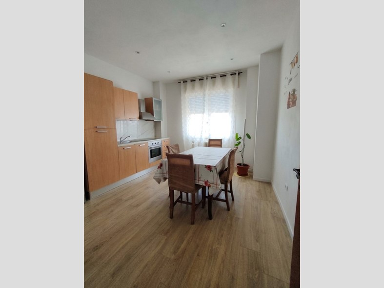 Trilocale in Vendita a Adria, 60'000&euro;, 91 m², arredato