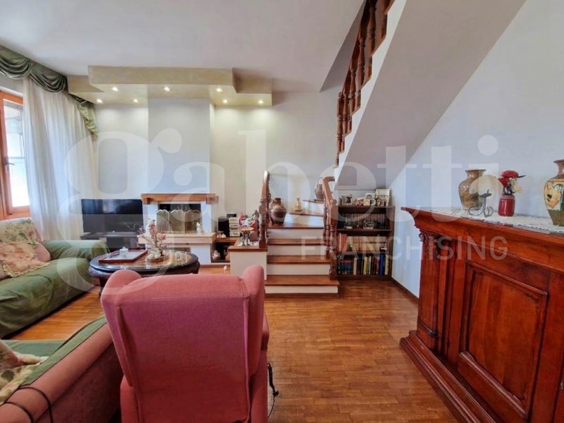 Appartamento in Vendita a Prato, 395'000&euro;, 130 m²
