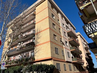 Trilocale in Vendita a Ciampino, 220'000&euro;, 100 m²