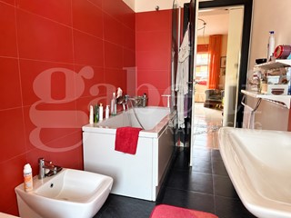 Quadrilocale in Vendita a Catania, 139'000&euro;, 134 m²