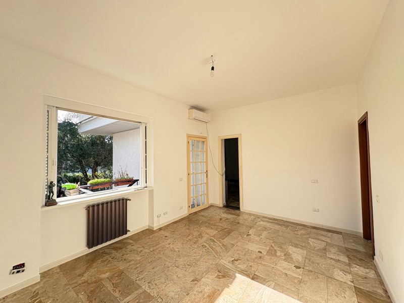Bilocale in Vendita a Roma, 199'000&euro;, 70 m²