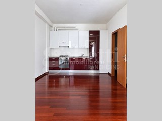 Trilocale in Affitto a Milano, 2'416&euro;, 76 m²
