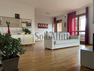 Trilocale in Affitto a Terni, zona Centrale, 700&euro;, 85 m², arredato, con Box